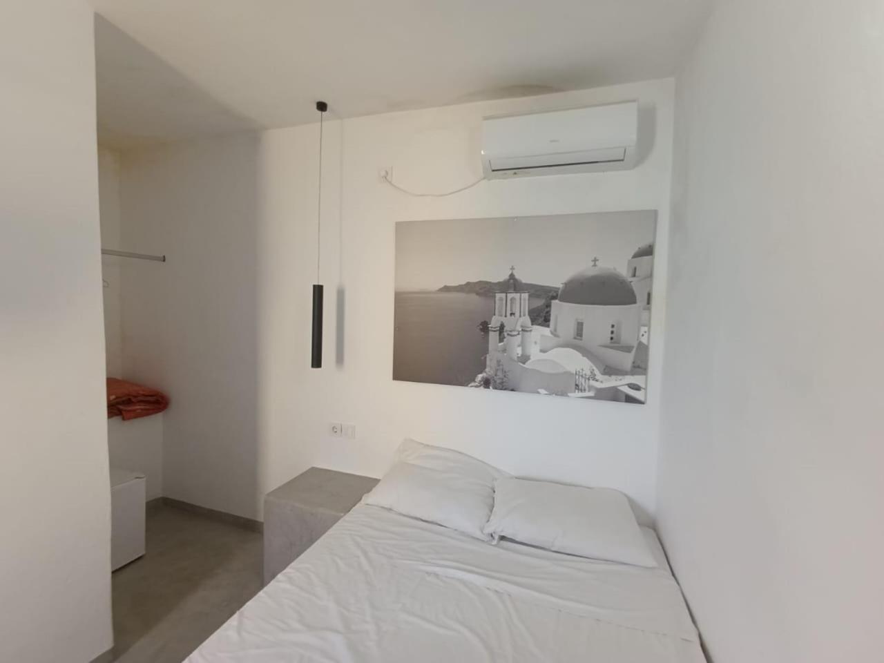 Fira Comfort Rooms Exterior photo